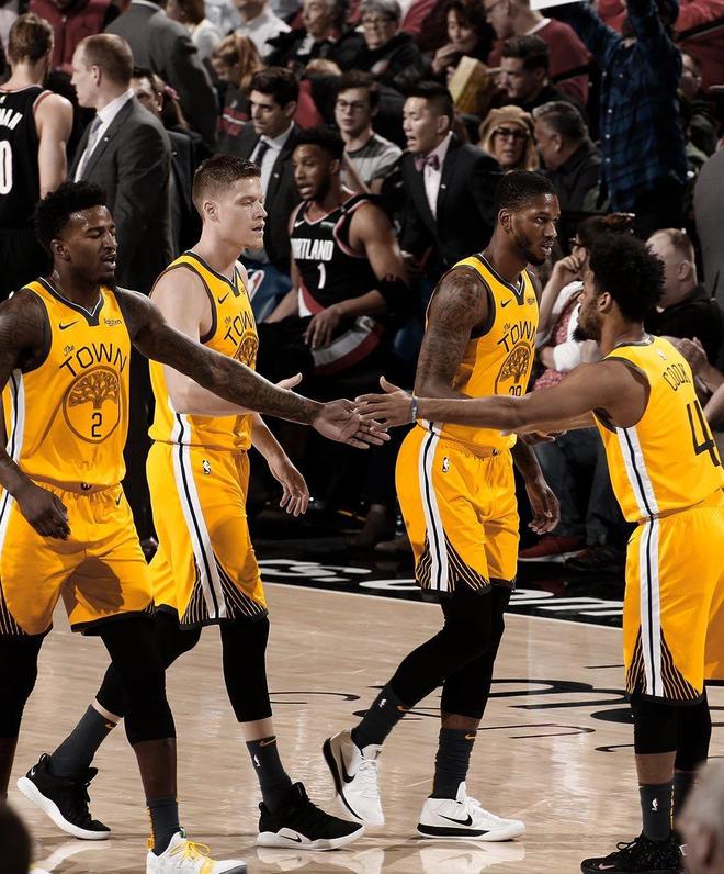 替补登场建功，板凳深度体现的简单介绍