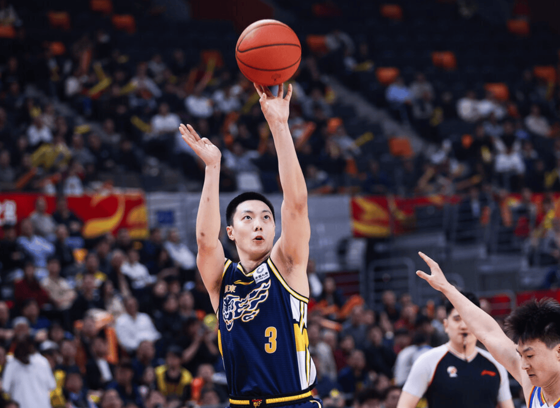 kaiyun_广东宏远CBA战胜新疆广汇胡明轩关键得分(广东宏远球员胡明轩)